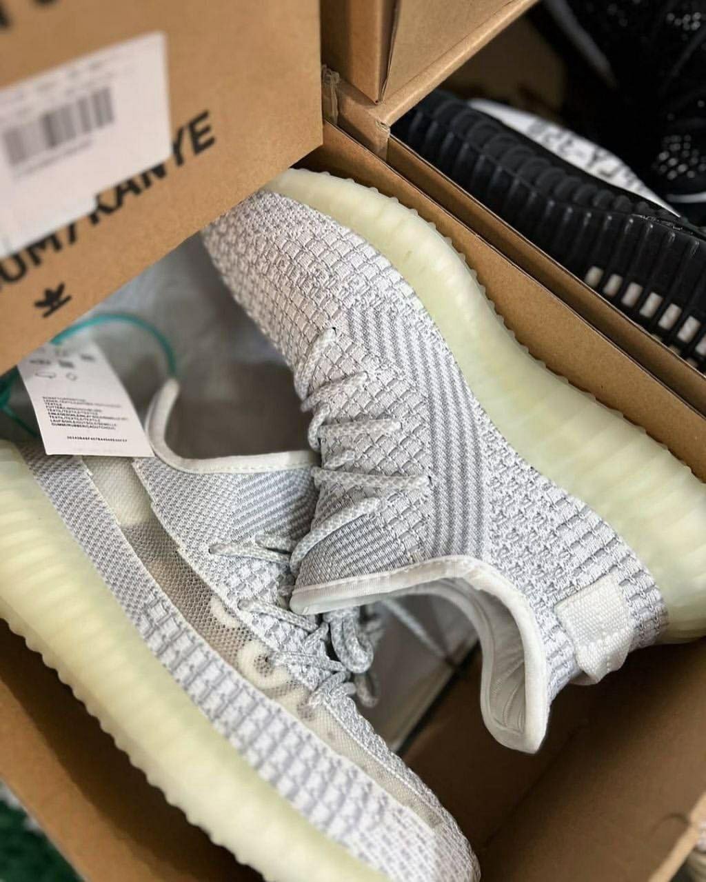 Yeezy shoes - Image 8
