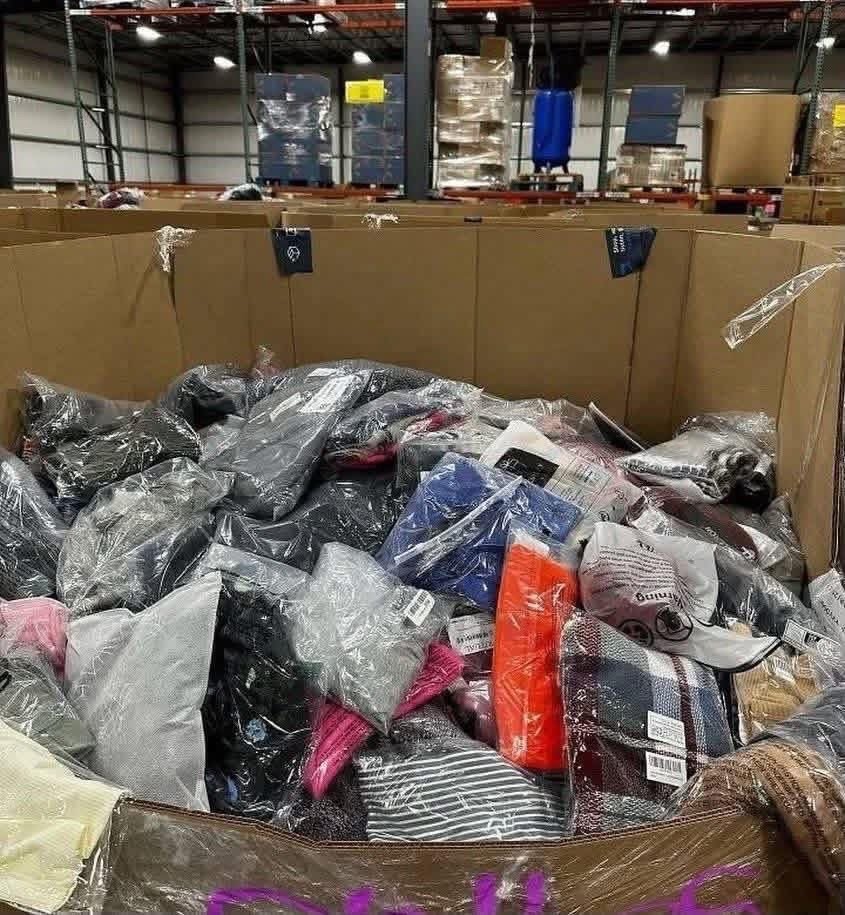 Clothing pallet - Image 2