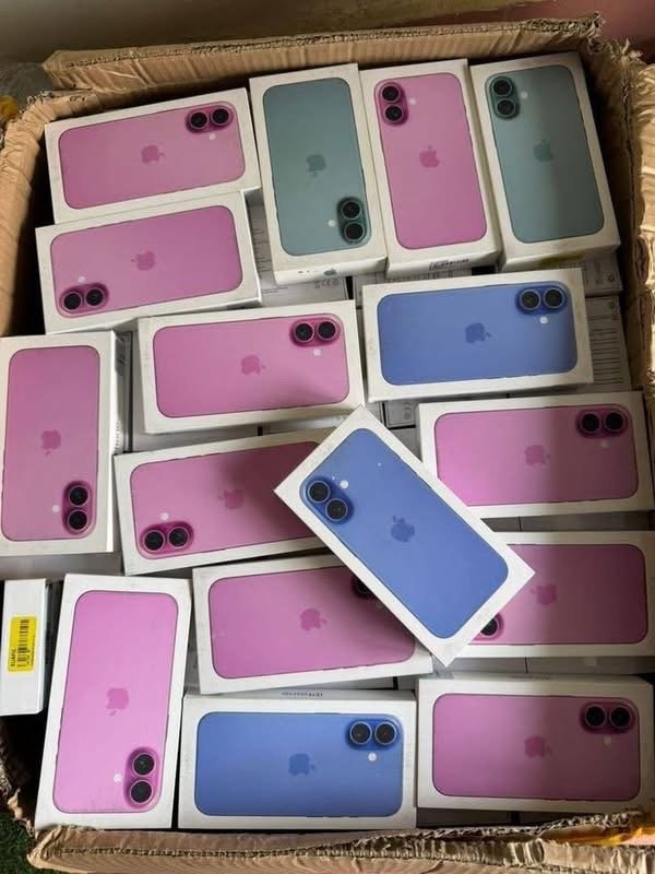 iPhone 16 - Image 5