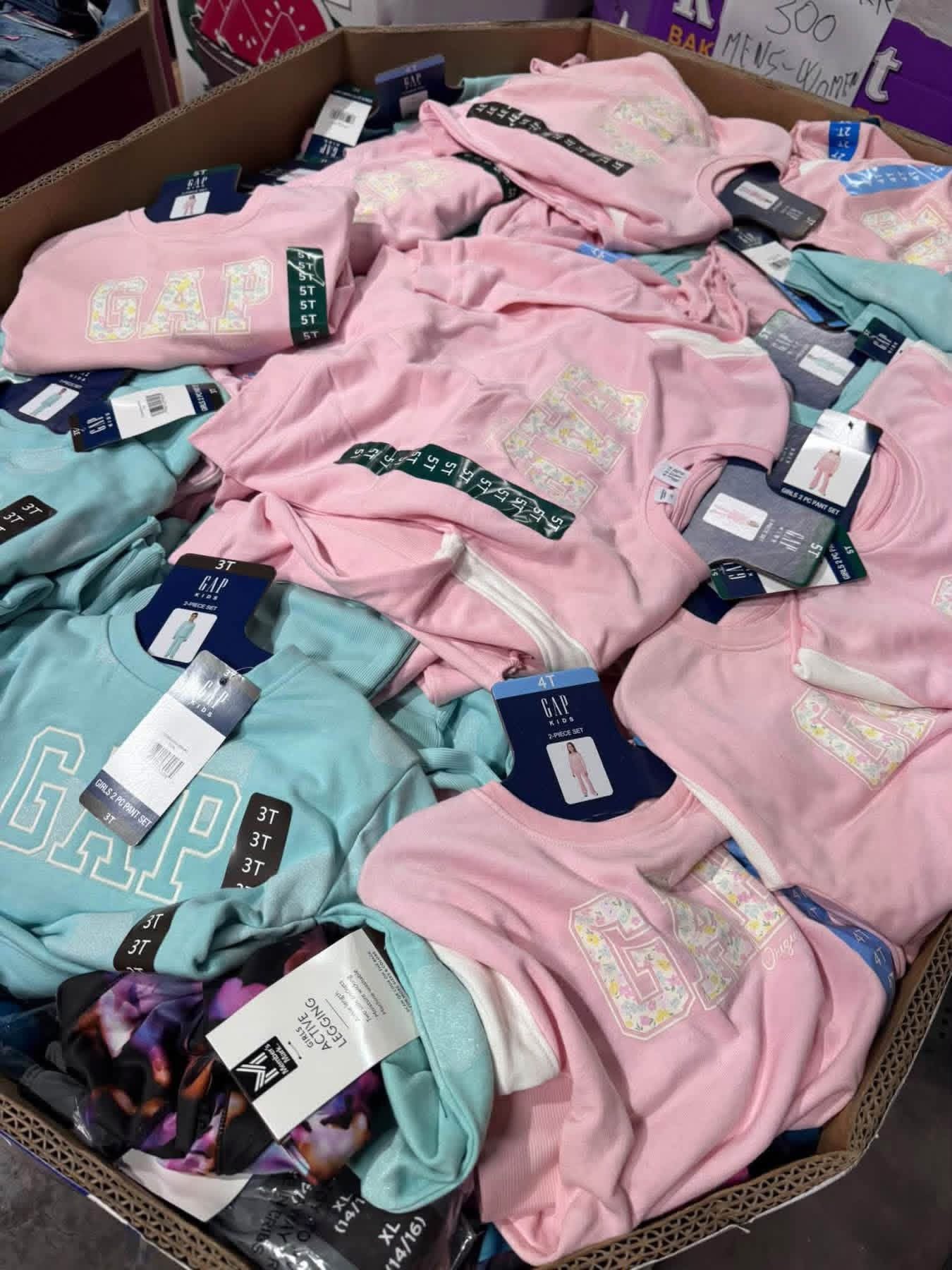 Clothing pallet