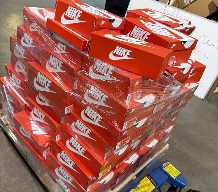 Nike sneakers - Image 2