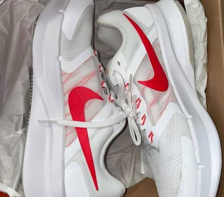 Nike sneakers - Image 3