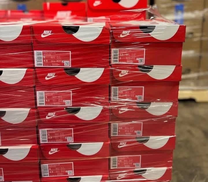 Nike sneakers - Image 4